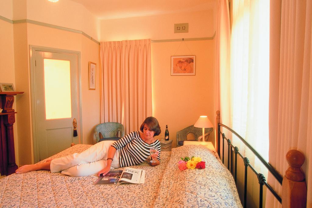 ロス B＆B アコモデーション Bed & Breakfast 部屋 写真